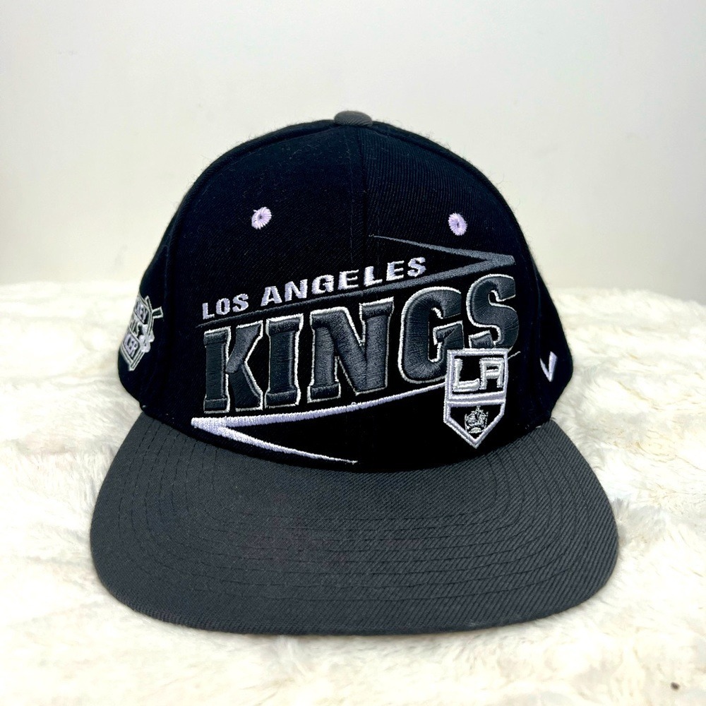 Zephyr‎ Los Angeles Kings Hockey Fights Cancer Snapback Hat Men's Black Grey